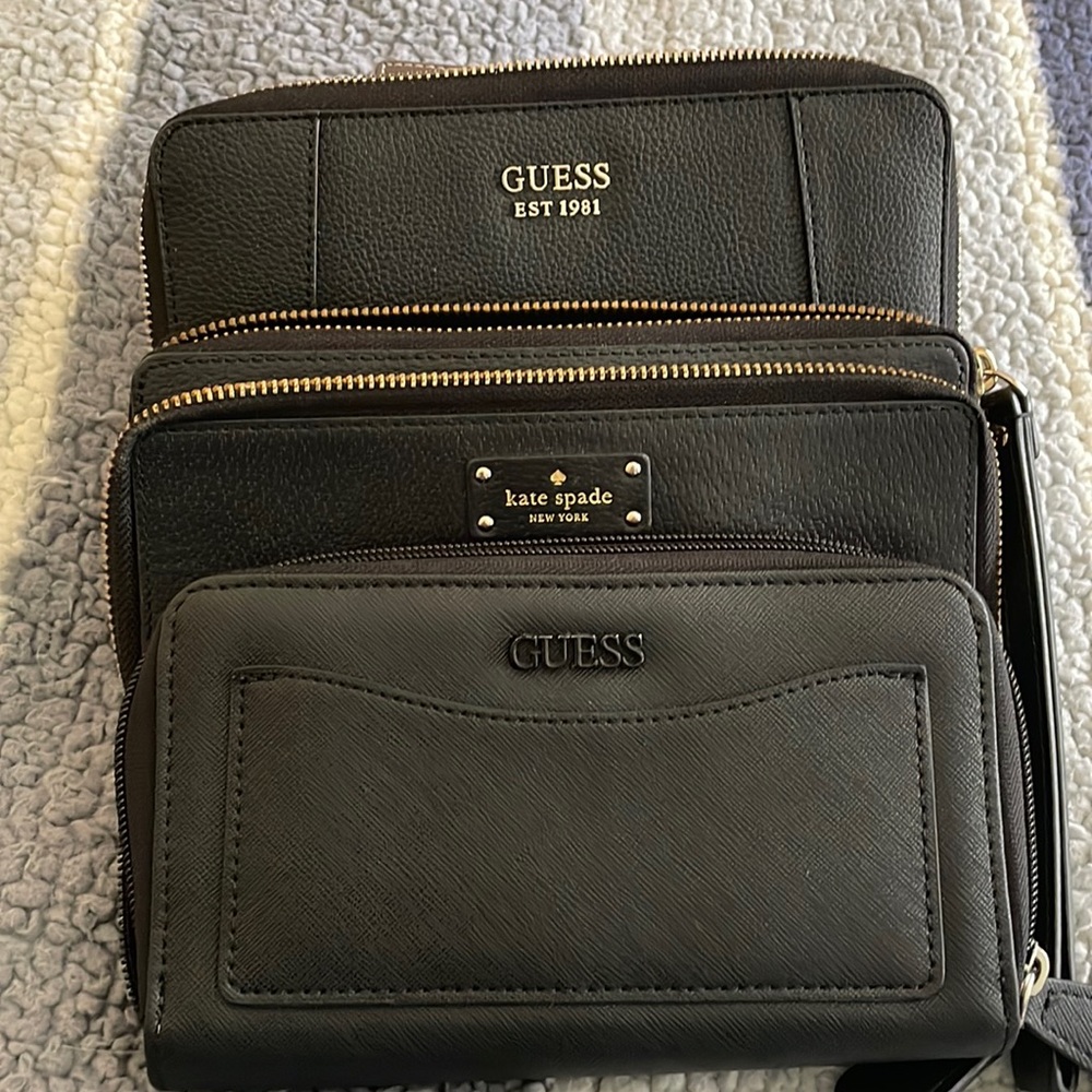 Bundle of wallets